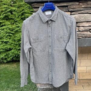 Old Navy Men's Black and Gray Checkered Button-Down Shirt